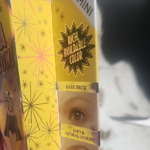 Benefit Ka-BROW! 24 Hour Waterproof Mini Cream-Gel Eyebrow Color - Shade 1 - Picture 5 of 6